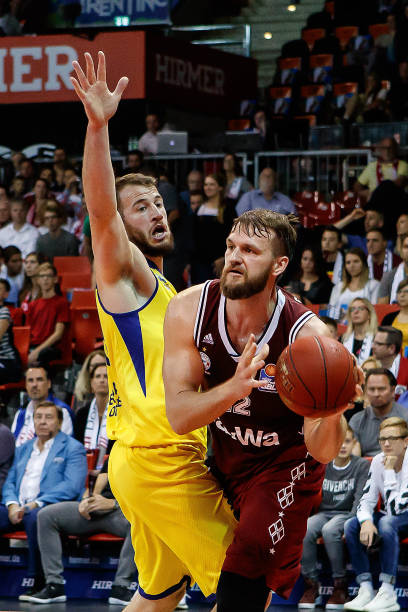 他们以相对 他们以相对